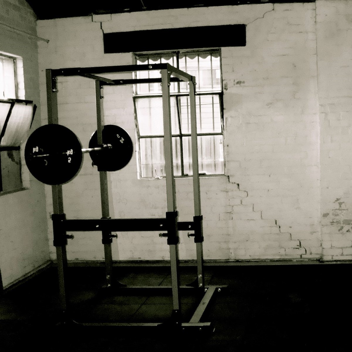 affordable squat rack