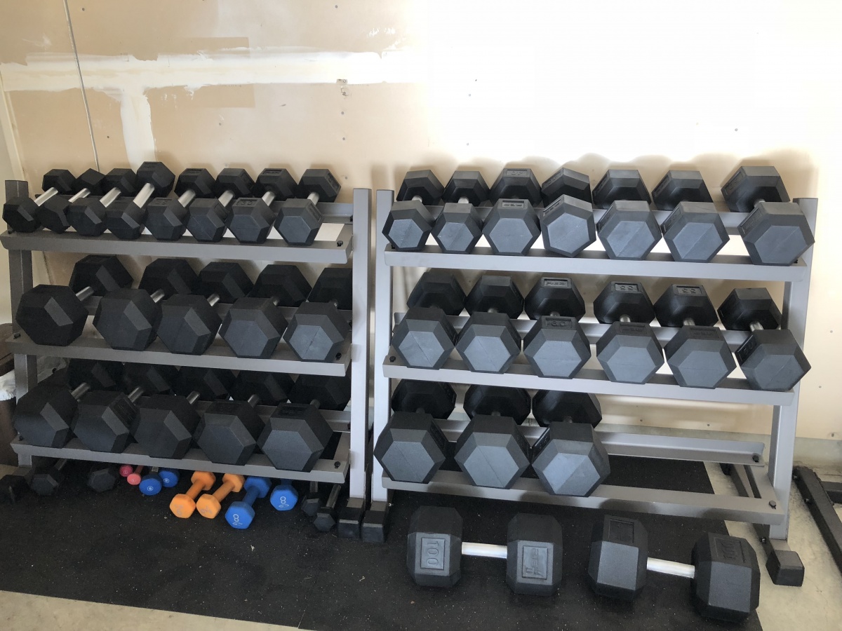 rubber hex dumbbell set with rack